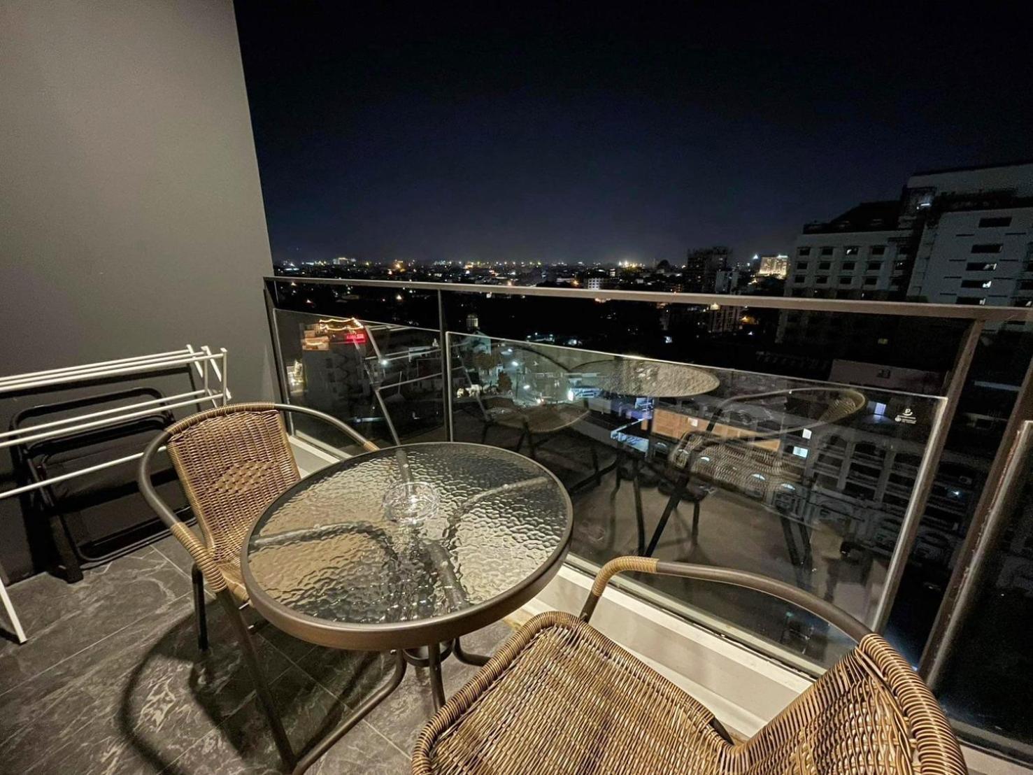 The Astra Sky River Condo Chiang Mai Exteriör bild